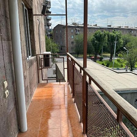 Yerevan Nice Apartment With Balcony For Rent Eksteriør bilde